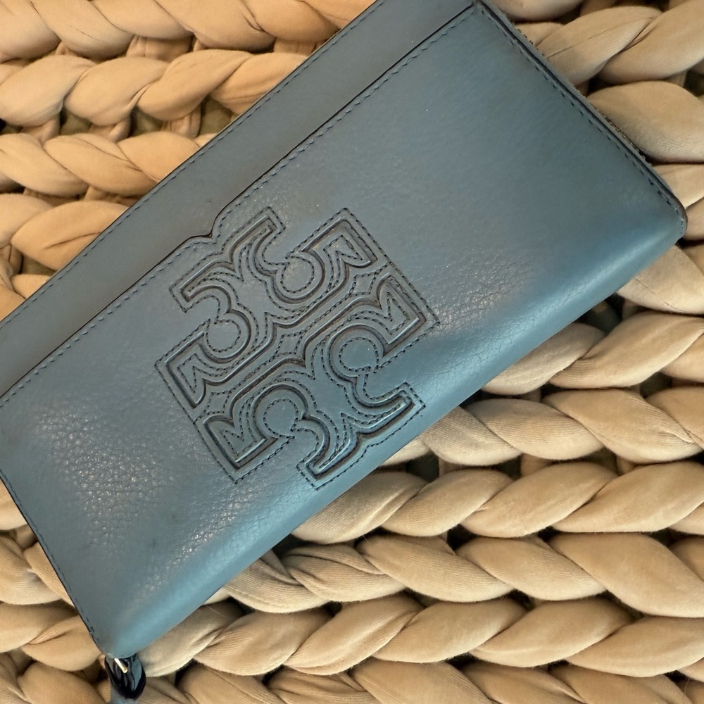 Tory Burch Blue Leather Zip Continental Wallet